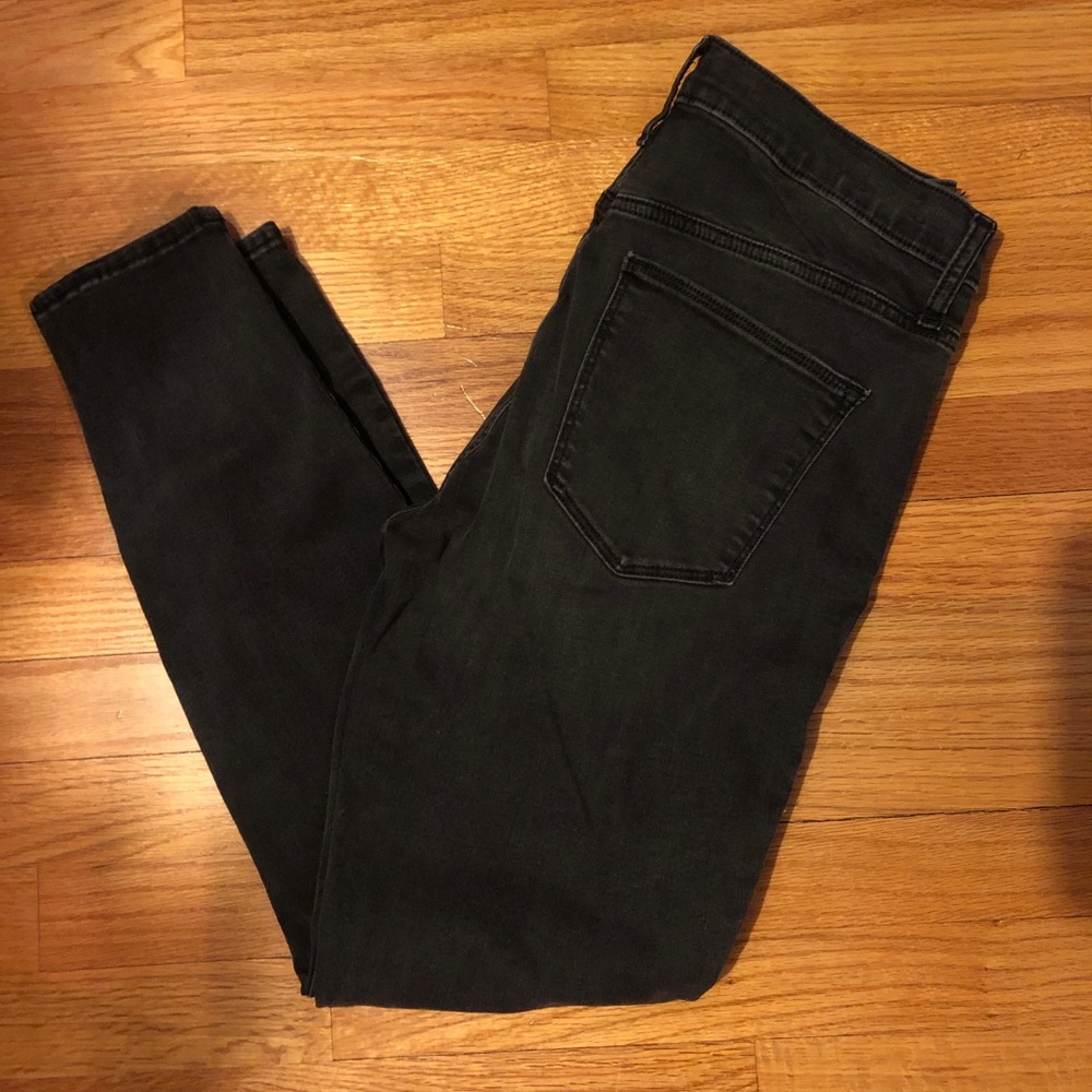 Women’s Gap jeans